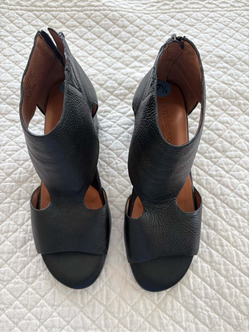 Kenneth Cole Gentle Souls Charlene Black Leather Roan Sandals Heels NWOT 7.5